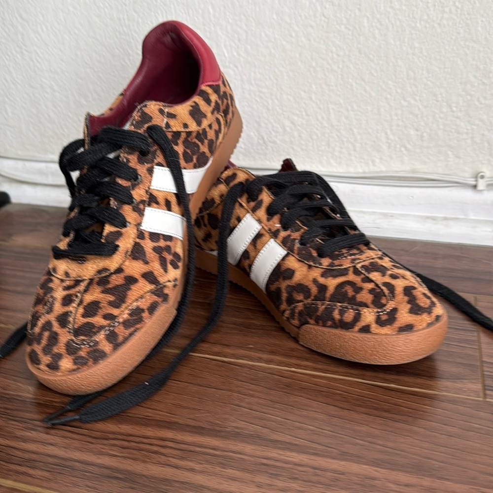 Women’s Steve Madden Leopard Print Sneakers Sz 8.5